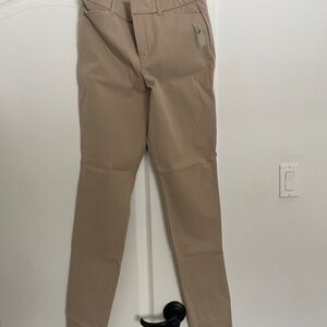 Old Navy High Rise Pixie pants size 6